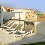 Ferienhaus Nirvana - Luxury With Heated Pool