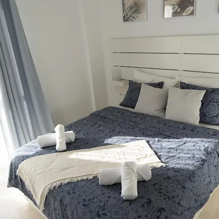 Holiday home Nirvana - Luxury With Heated Pool