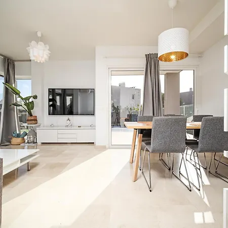 Nirvana - Luxury With Heated Pool *