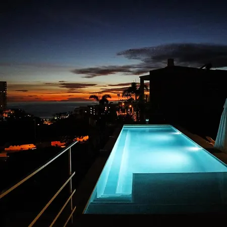 Nirvana - Luxury With Heated Pool Holiday home *